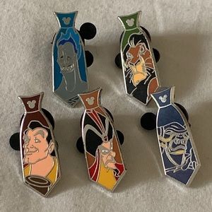 Disney Villain tie pin complete set